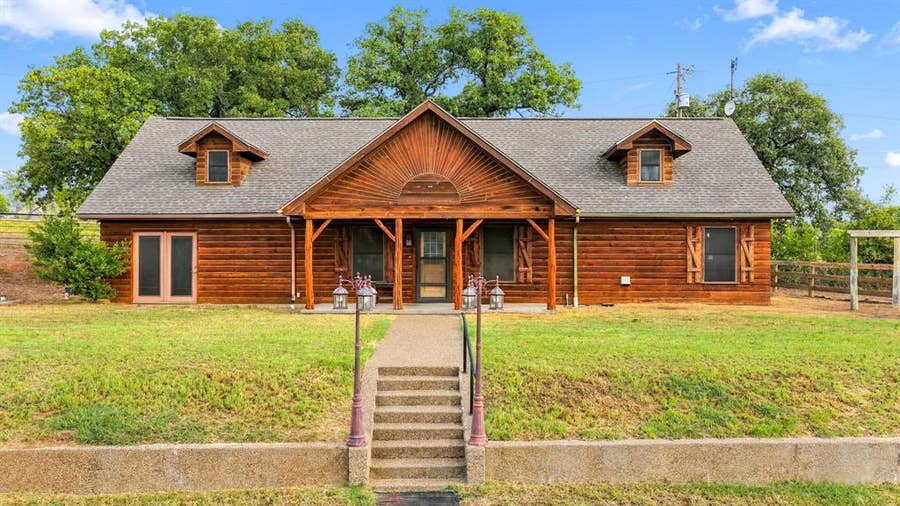 Property photo for 101 Misty Ridge Lane, Weatherford, TX