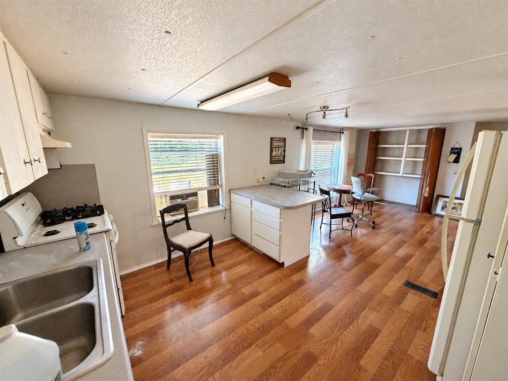 3048 Green Meadows Road, Granbury, TX 76049 3048 Green Meadows Road, Granbury, TX 76049