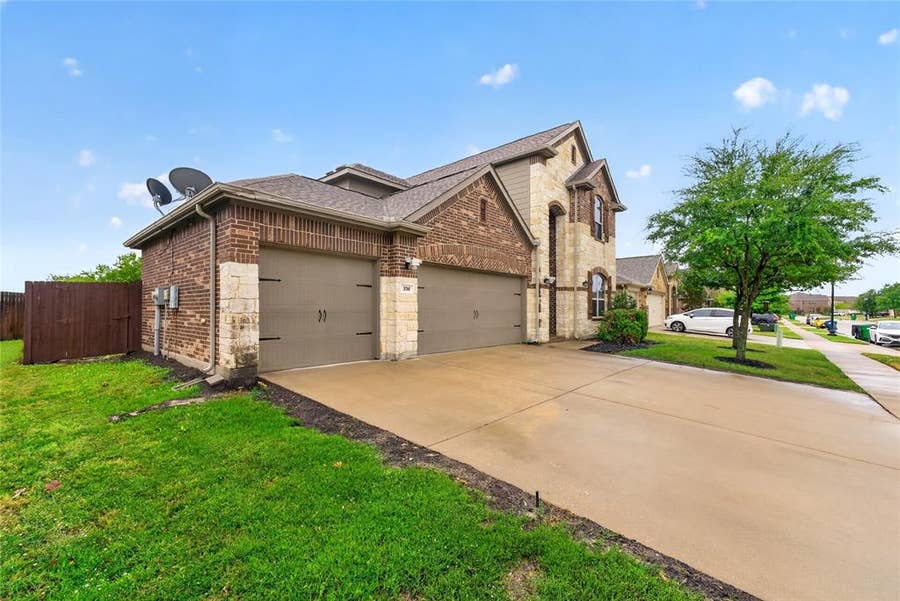 Property photo for 336 Chamberlain Drive, Fate, TX