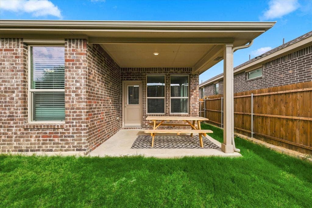 141 Medina Lane, Rhome, TX 76078