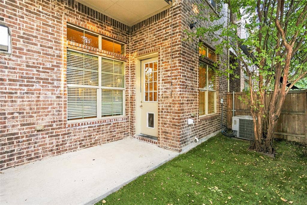2223 Eriksson Lane, Dallas, TX 75204 2223 Eriksson Lane, Dallas, TX 75204