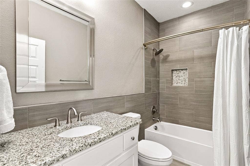 2223 Eriksson Lane, Dallas, TX 75204 2223 Eriksson Lane, Dallas, TX 75204
