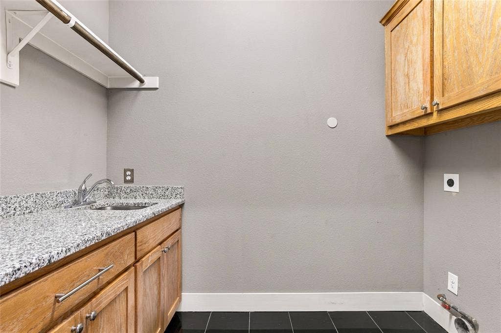 2223 Eriksson Lane, Dallas, TX 75204 2223 Eriksson Lane, Dallas, TX 75204