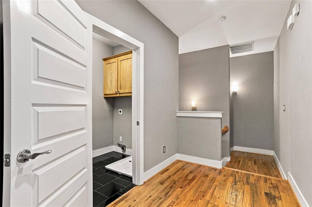 2223 Eriksson Lane, Dallas, TX 75204 2223 Eriksson Lane, Dallas, TX 75204