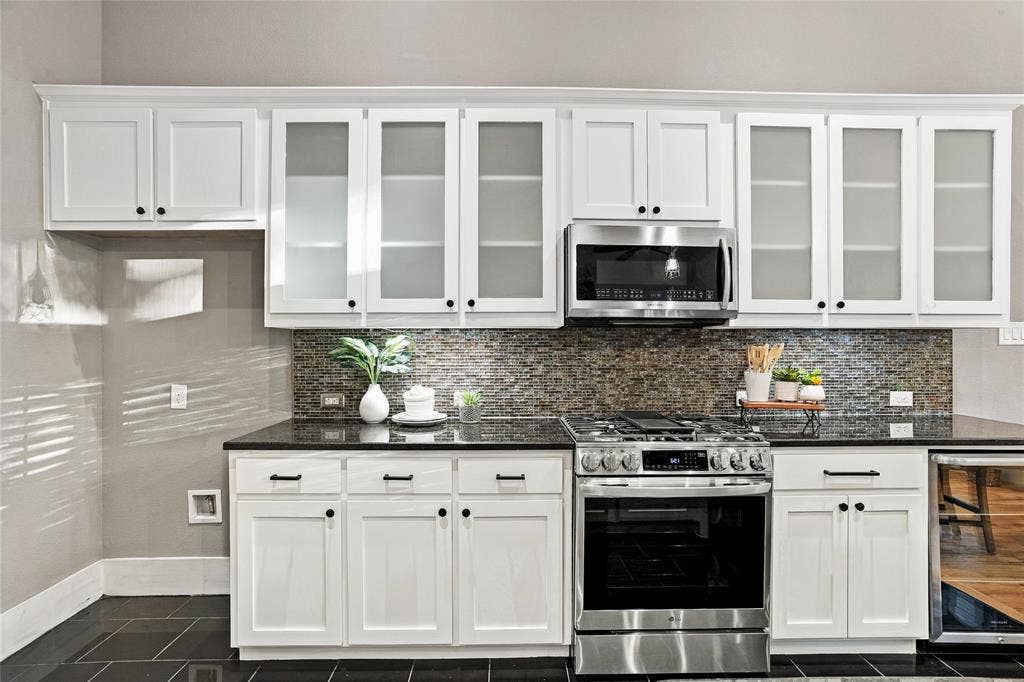 2223 Eriksson Lane, Dallas, TX 75204 2223 Eriksson Lane, Dallas, TX 75204