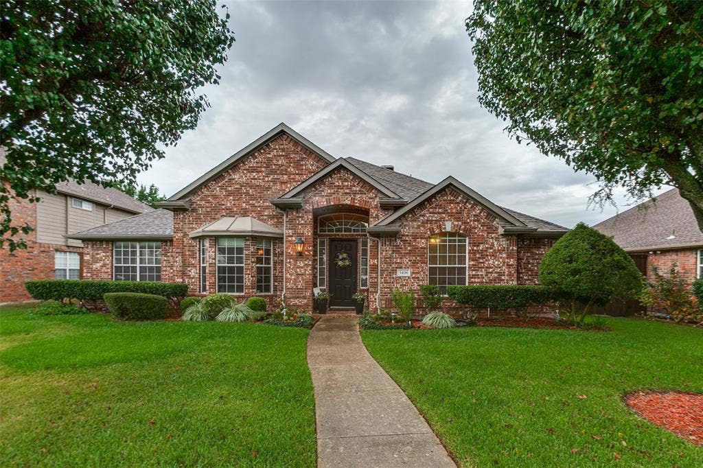 5406 Xavier Place, Richardson, TX 75082 Beautiful one story with over 2,700 sq. feet