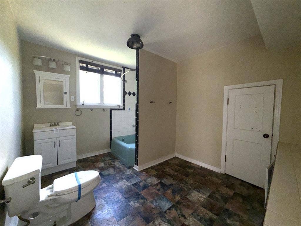 216 S Prairieville Street, Athens, TX 75751 216 S Prairieville Street, Athens, TX 75751