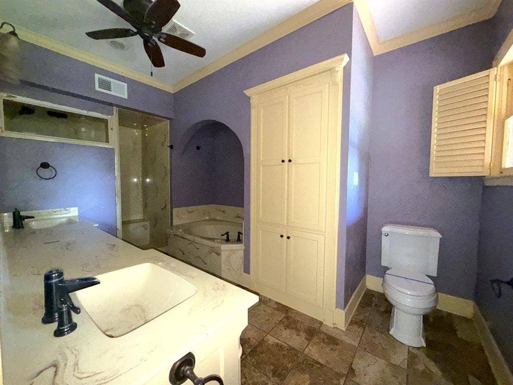 216 S Prairieville Street, Athens, TX 75751 216 S Prairieville Street, Athens, TX 75751
