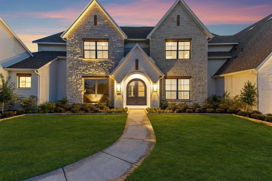 Property photo for 313 Chapel View Court, Heath, TX