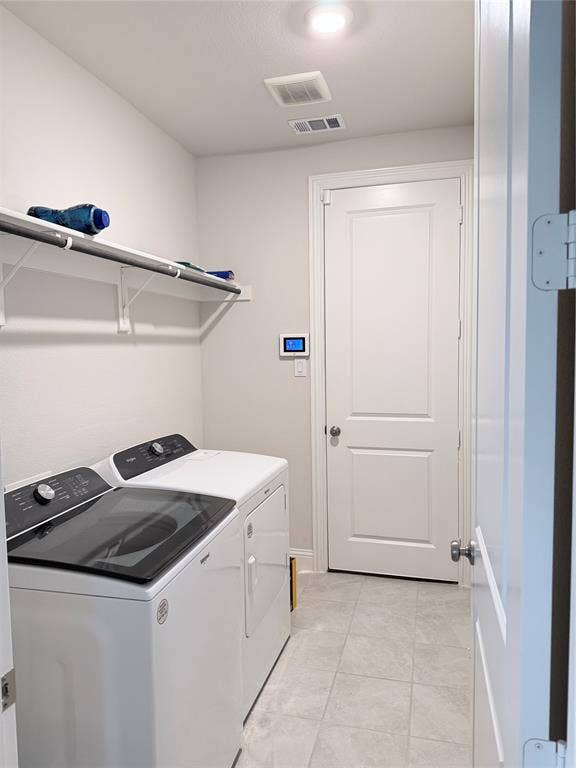 7623 Kiowana Court, Grand Prairie, TX 75054 COMES WITH WASHER & DRYER!