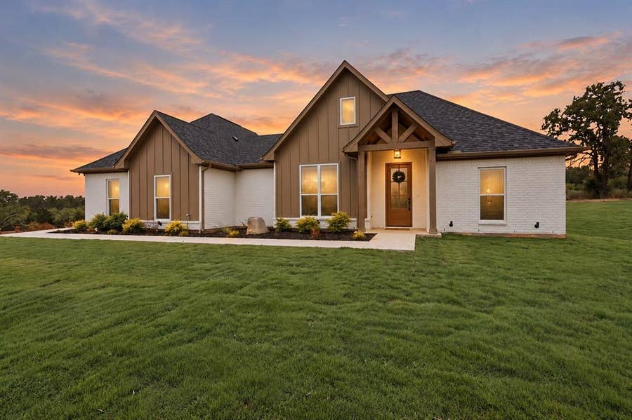 Property photo for 124 Norene Lane, Weatherford, TX