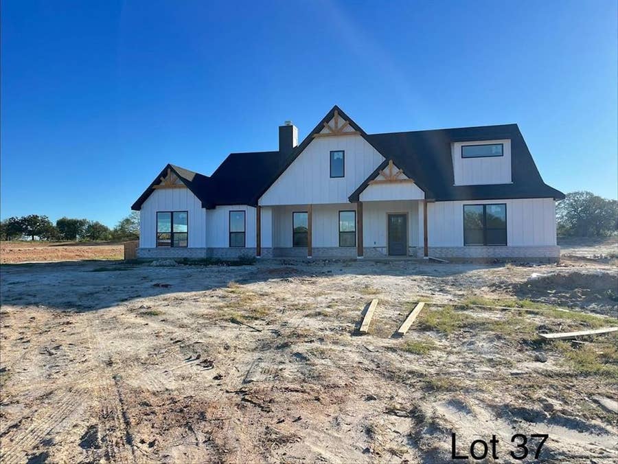 Property photo for 317 Jonny Boy Way, Springtown, TX