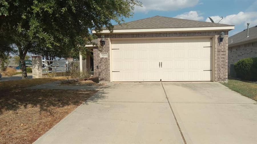 Property photo for 8944 Sunny Hollow Drive, Fort Worth, TX