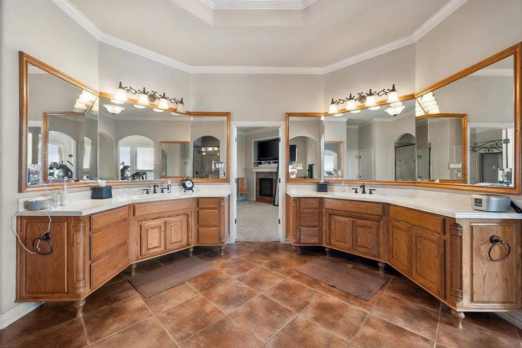 7168 Granville Drive, Mansfield, TX 76063