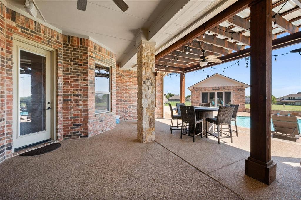 7168 Granville Drive, Mansfield, TX 76063
