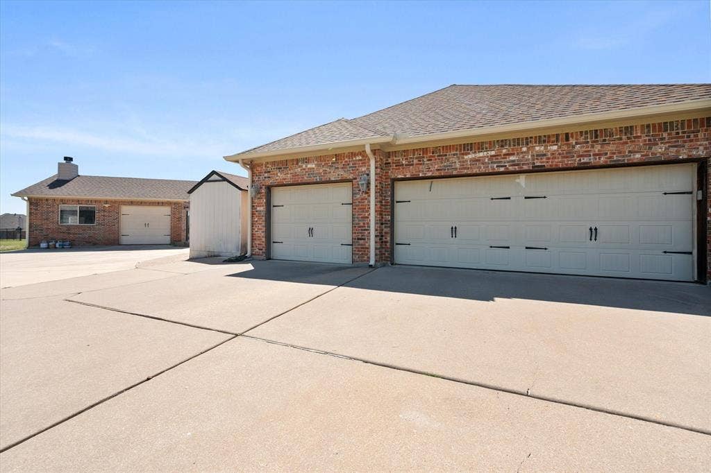 7168 Granville Drive, Mansfield, TX 76063
