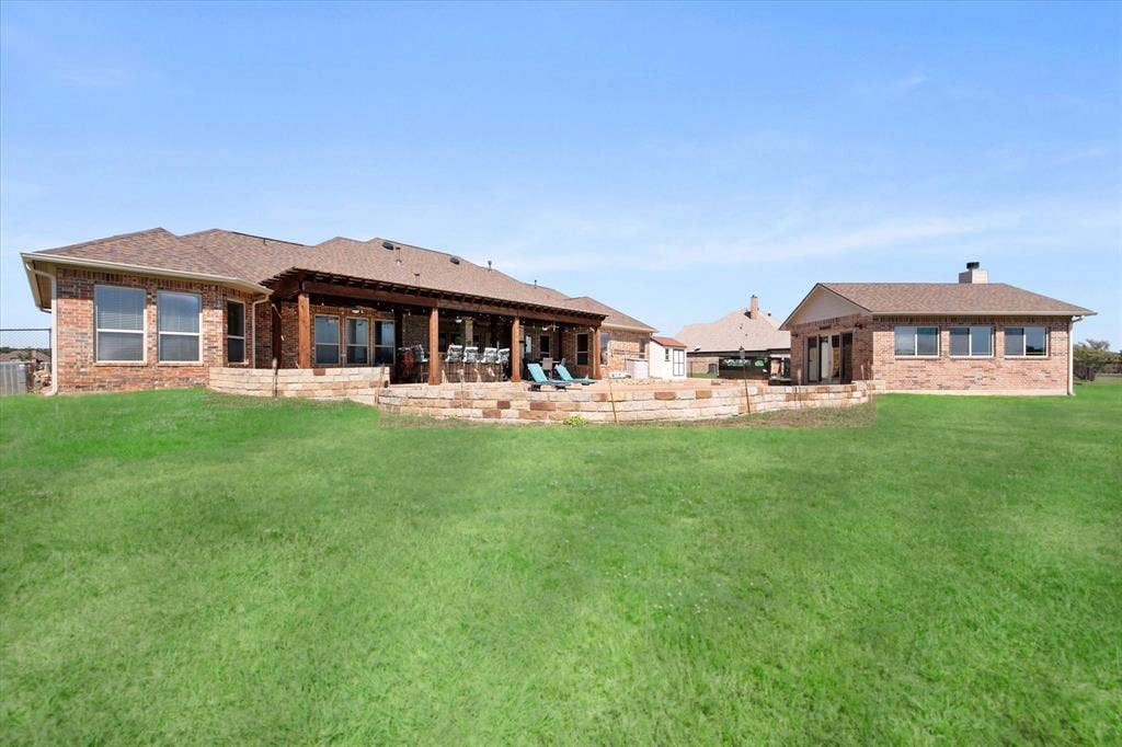 7168 Granville Drive, Mansfield, TX 76063