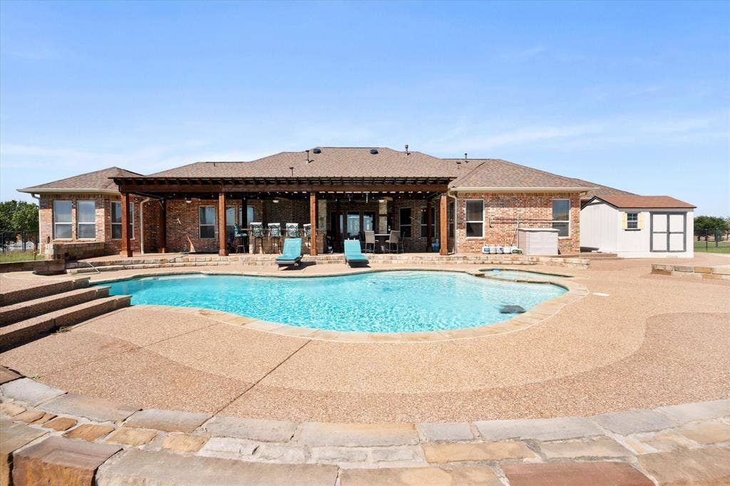 7168 Granville Drive, Mansfield, TX 76063
