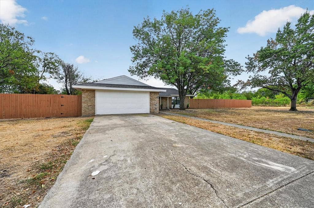 113 Bow Creek Circle, Red Oak, TX 75154 113 Bow Creek Circle, Red Oak, TX 75154