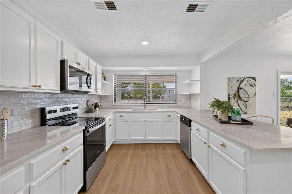 113 Bow Creek Circle, Red Oak, TX 75154 113 Bow Creek Circle, Red Oak, TX 75154