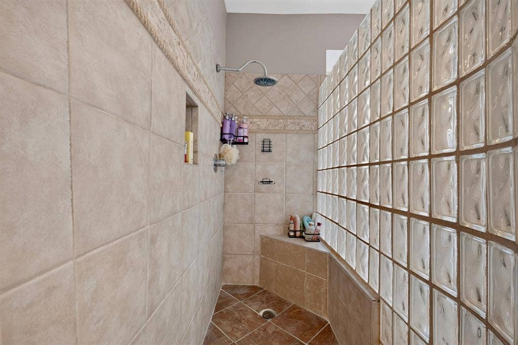 2600 Juniper Drive, Euless, TX 76039 2600 Juniper Drive, Euless, TX 76039