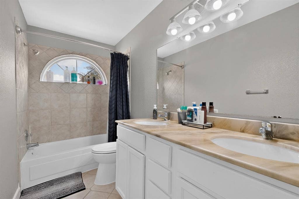 2600 Juniper Drive, Euless, TX 76039 2600 Juniper Drive, Euless, TX 76039