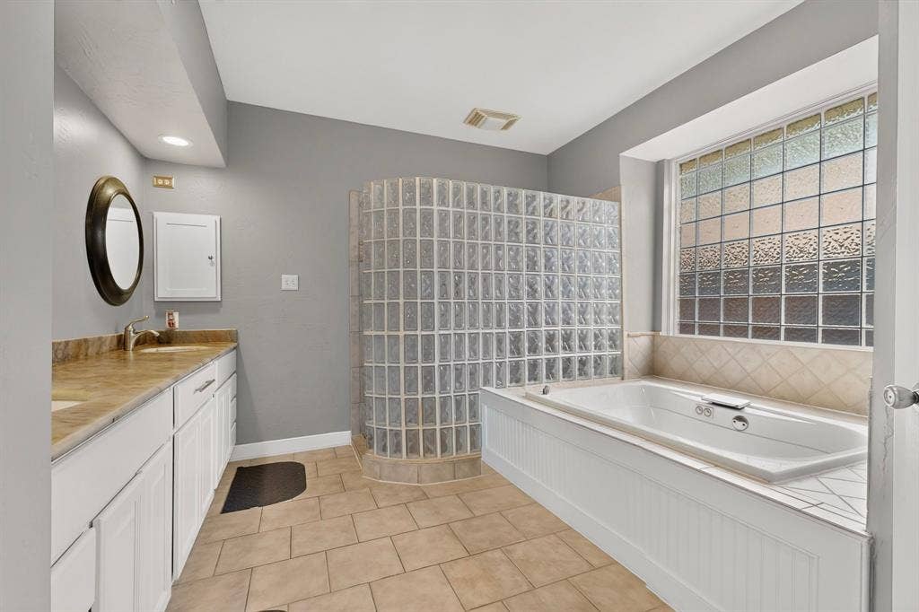 2600 Juniper Drive, Euless, TX 76039 2600 Juniper Drive, Euless, TX 76039