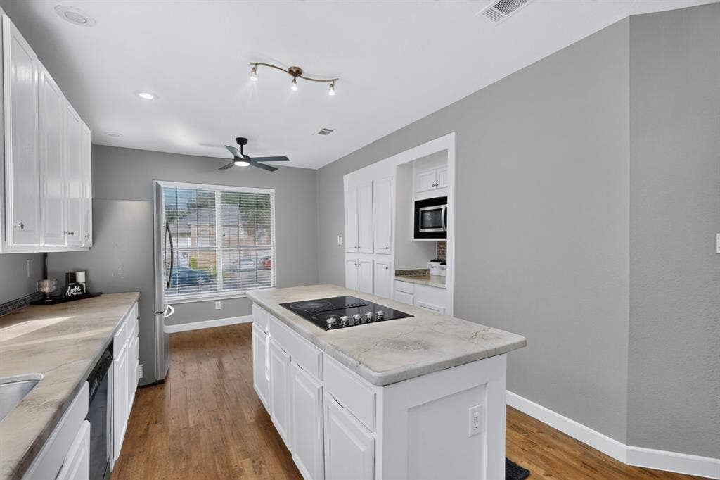 2600 Juniper Drive, Euless, TX 76039 2600 Juniper Drive, Euless, TX 76039