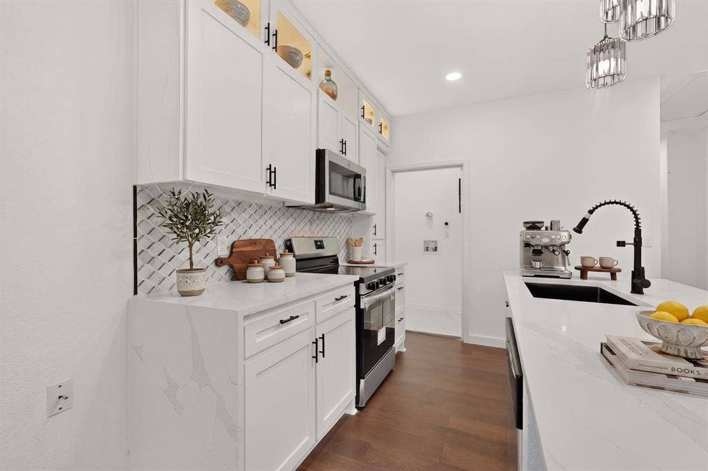 1100 S Brighton Avenue, Dallas, TX 75208