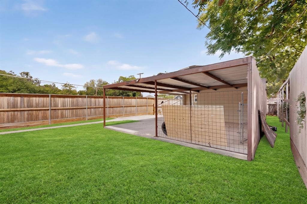 1100 S Brighton Avenue, Dallas, TX 75208