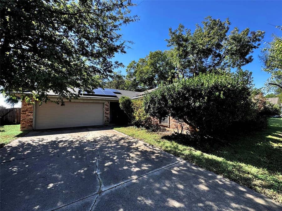 Property photo for 1328 Timbercreek Road, Benbrook, TX