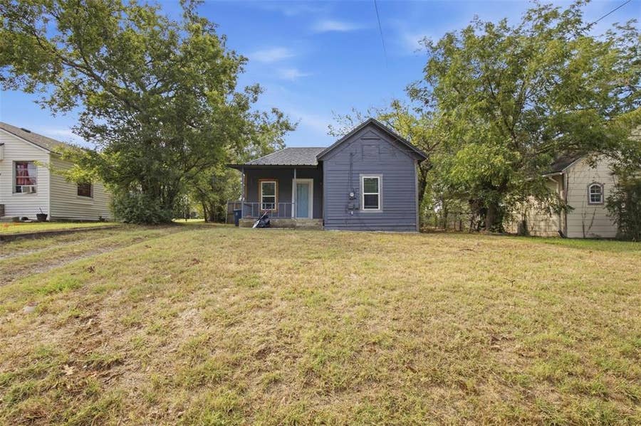 Property photo for 2222 W Bond Street, Denison, TX