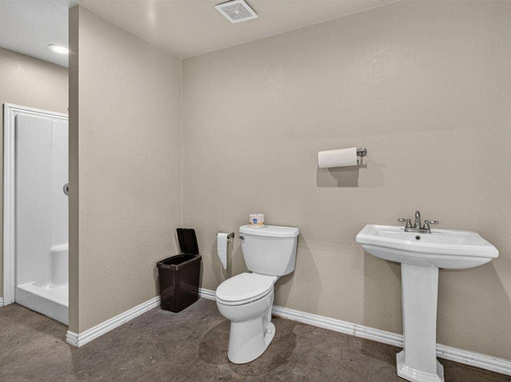 15377 N State Highway 34, Terrell, TX 75161 15377 N State Highway 34, Terrell, TX 75161