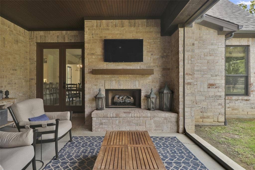 233 Hickory Ridge Court, Argyle, TX 76226