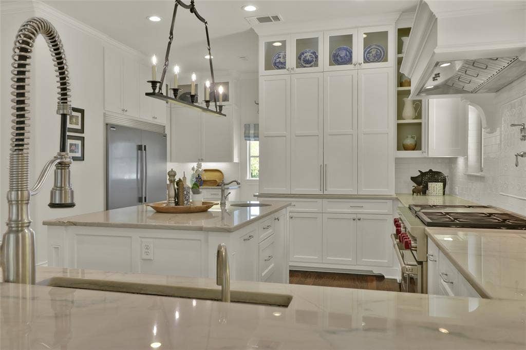 233 Hickory Ridge Court, Argyle, TX 76226