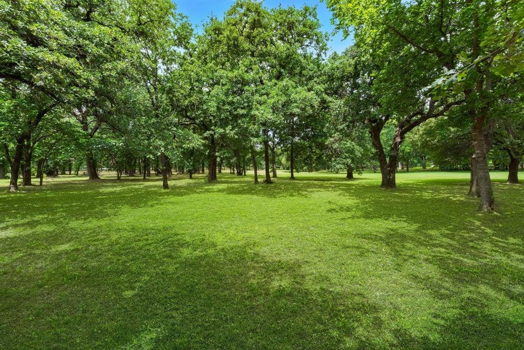 233 Hickory Ridge Court, Argyle, TX 76226