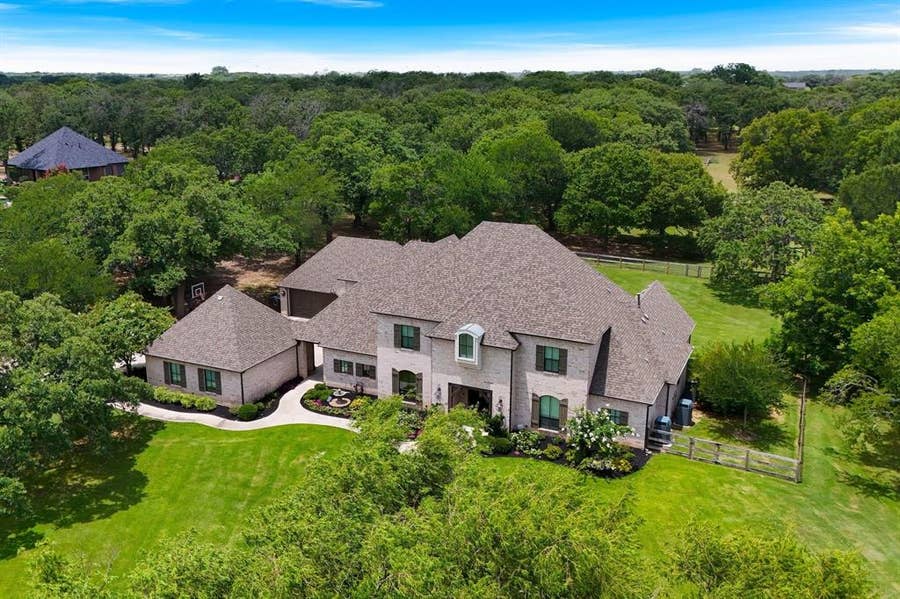 Property photo for 233 Hickory Ridge Court, Argyle, TX