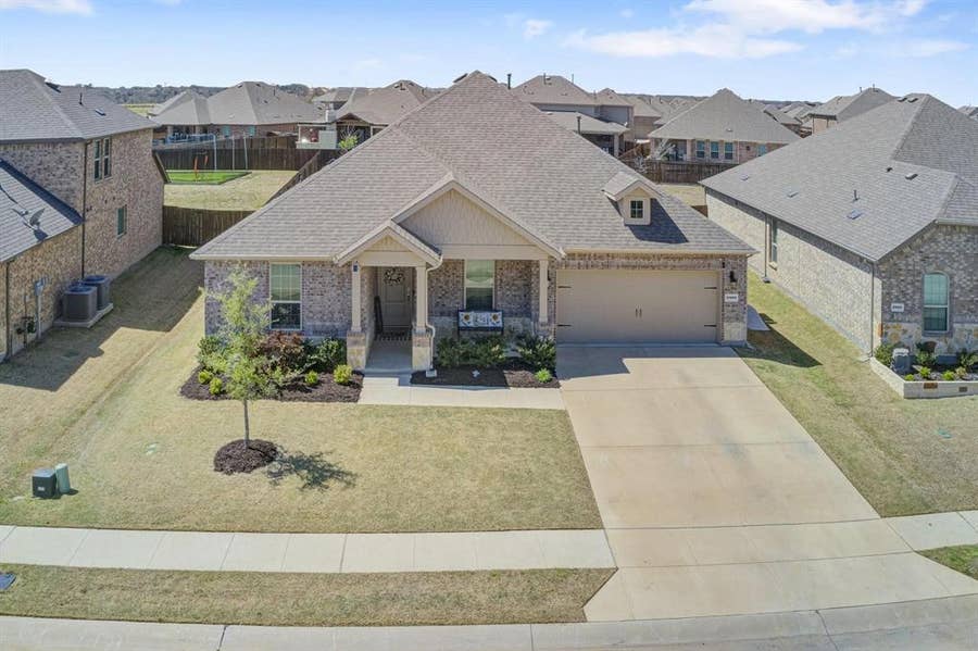 Property photo for 2809 Grizzly Road, Aubrey, TX