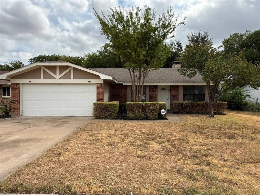 Property photo for 1464 Larchmont Drive, Plano, TX