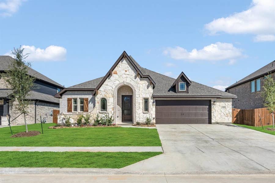 Property photo for 409 Chestnut Lane, Glenn Heights, TX