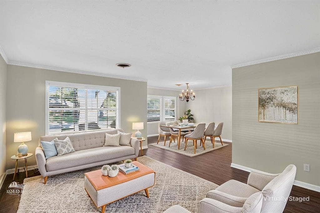 Large front sitting and dining room
