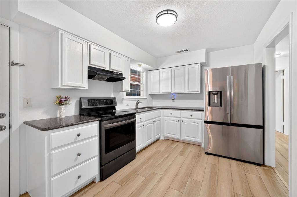 1813 Baxley Drive, Carrollton, TX 75006