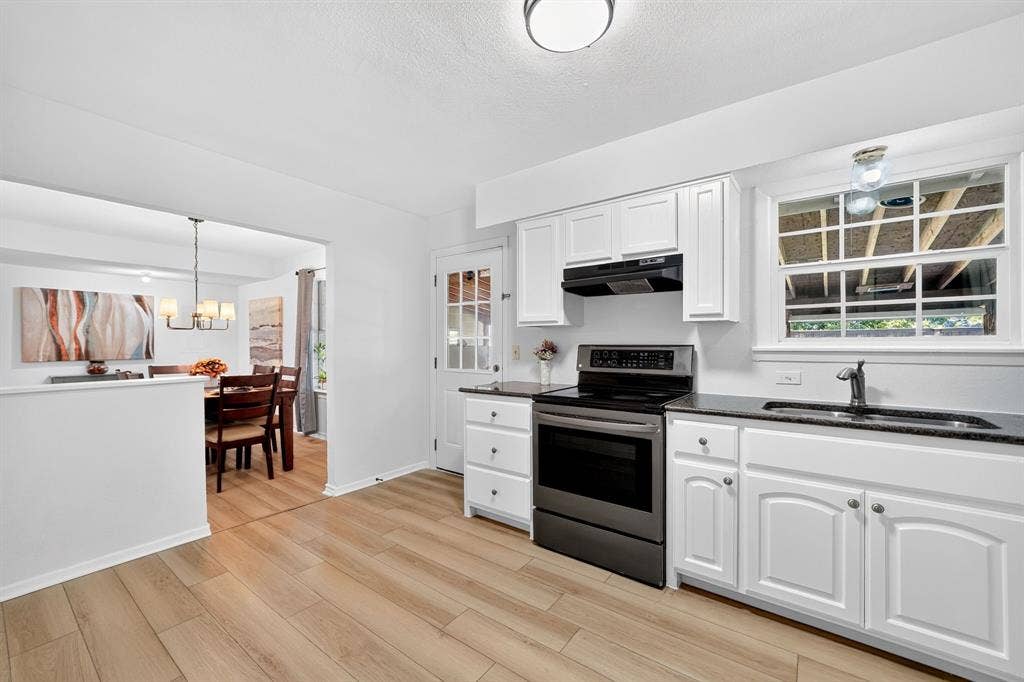 1813 Baxley Drive, Carrollton, TX 75006