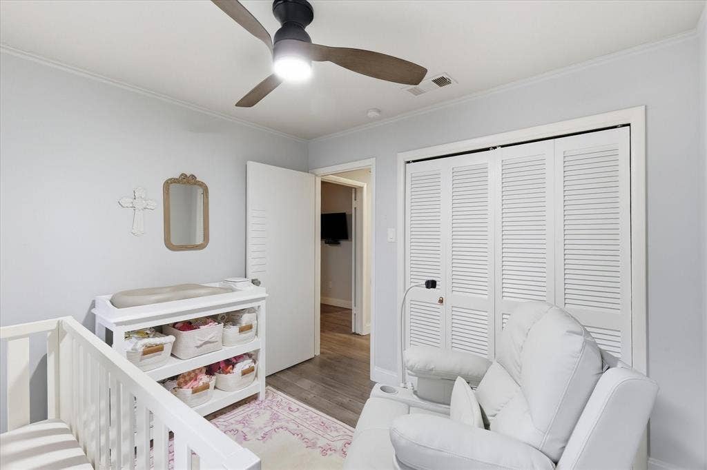 306 W Northgate Drive, Irving, TX 75062 Recessed lighting, engineered wood-finish flooring