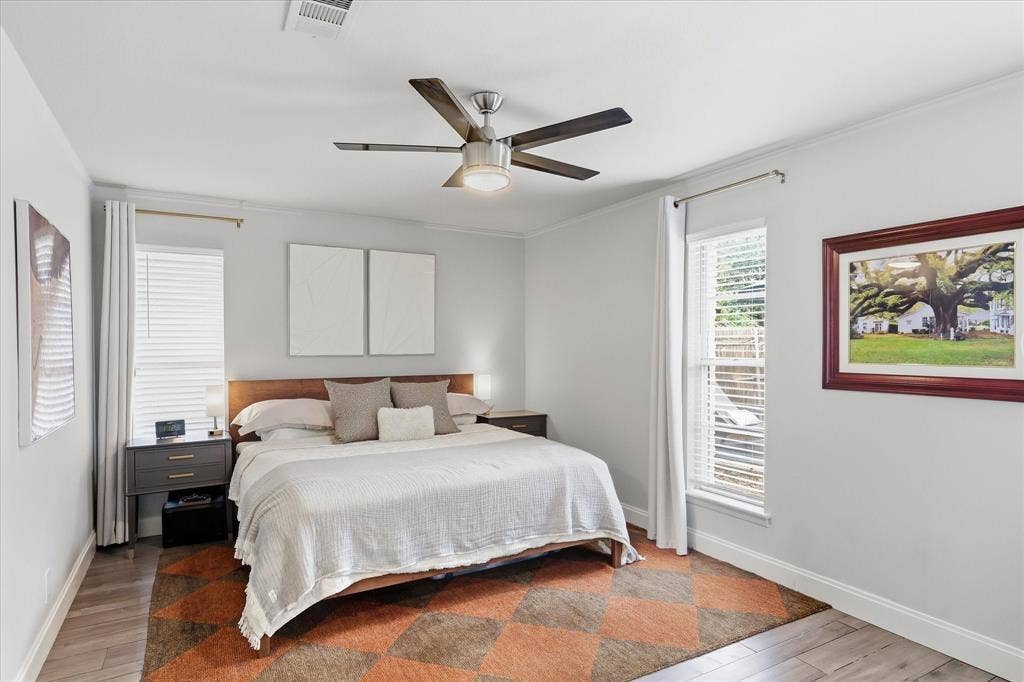 306 W Northgate Drive, Irving, TX 75062 Recessed lighting and a ceiling fan