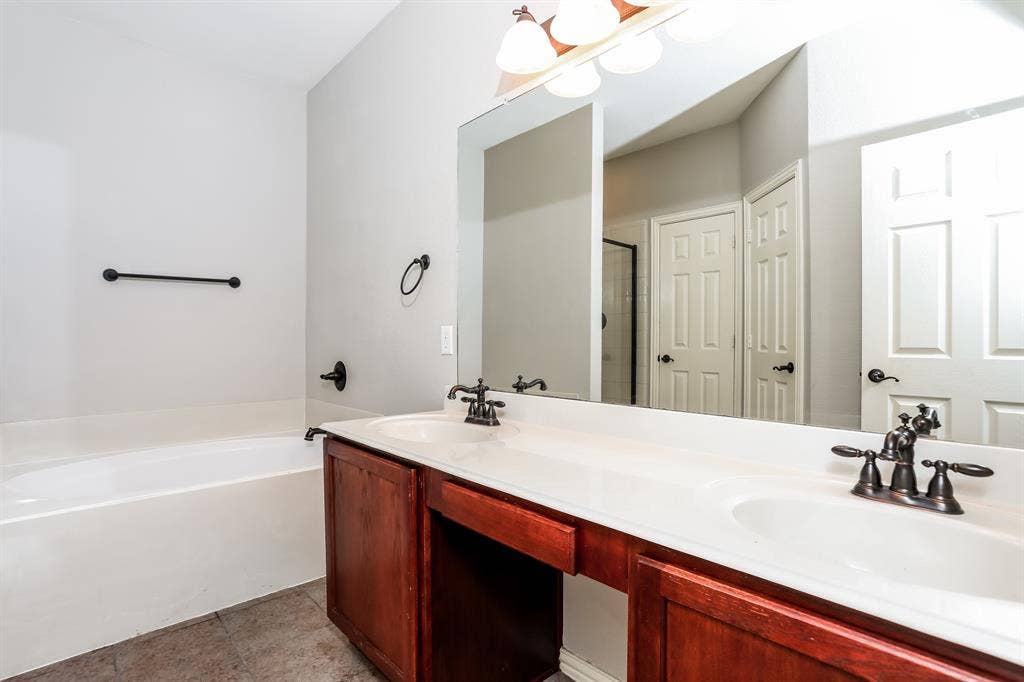 1209 Wentwood Drive, DeSoto, TX 75115 1209 Wentwood Drive, DeSoto, TX 75115