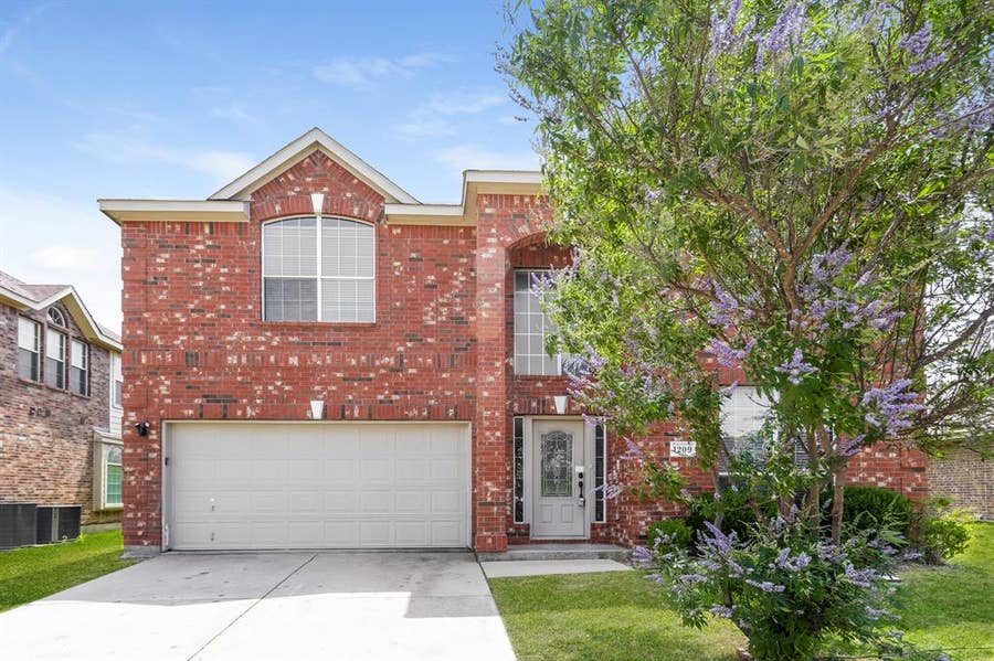 Property photo for 1209 Wentwood Drive, DeSoto, TX