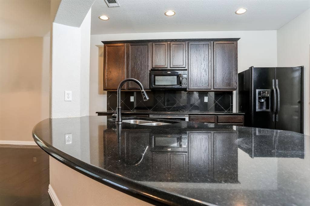 1209 Wentwood Drive, DeSoto, TX 75115 1209 Wentwood Drive, DeSoto, TX 75115