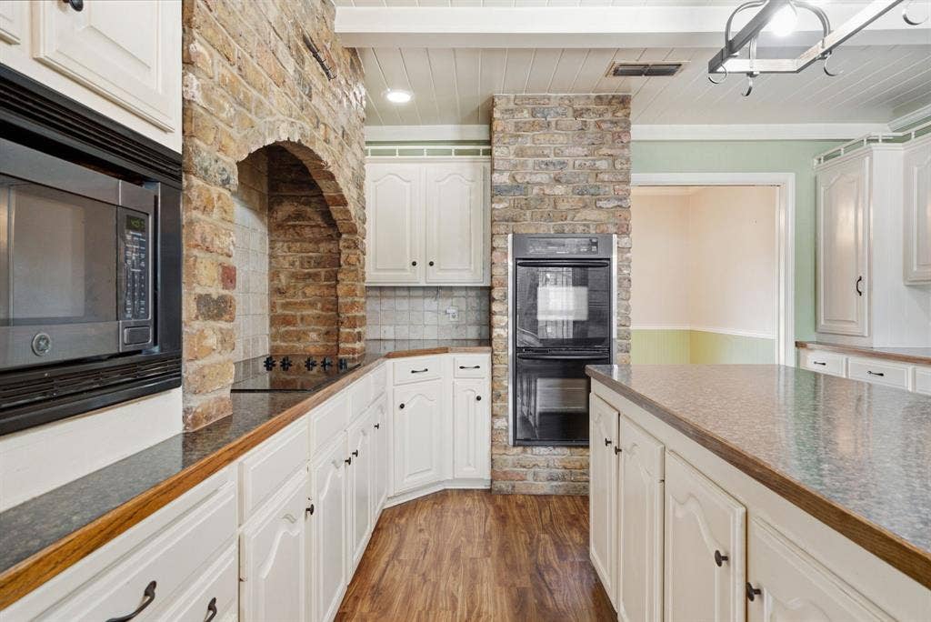 11206 Timber Creek Circle, Tyler, TX 75707 11206 Timber Creek Circle, Tyler, TX 75707