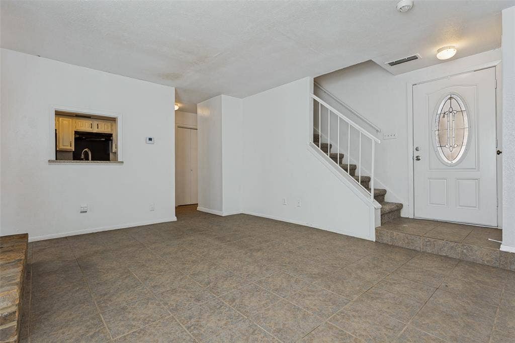 2820 Southern Cross Drive, Garland, TX 75044